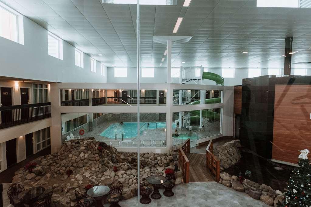 Coast Nisku Inn & Conference Centre Interior photo